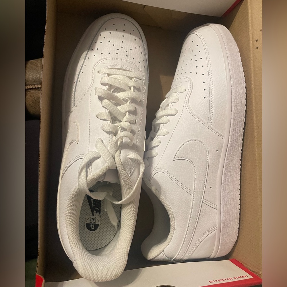 White Nike Men’s Tennis Shoes